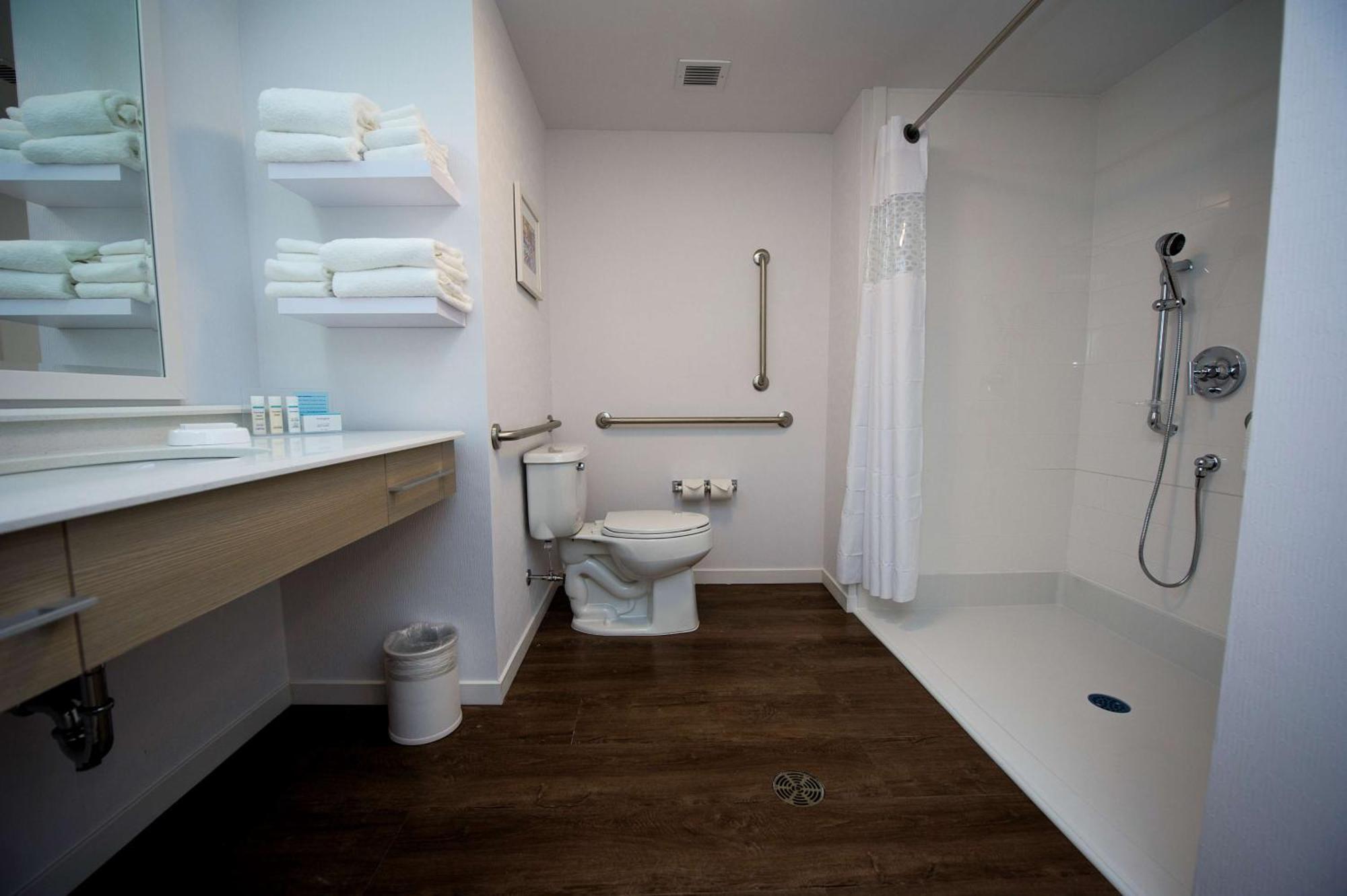 Hampton Inn & Suites Truro, Ns Екстериор снимка